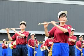 習志野と拓大紅陵の吹奏楽部が競演　千葉大会の開会式を盛り上げの画像