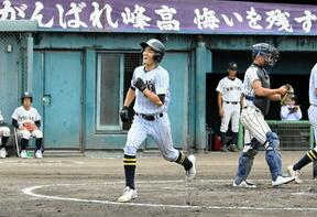低い打球心がけたら公式戦初本塁打　西城陽・池田選手「うれしい」の画像