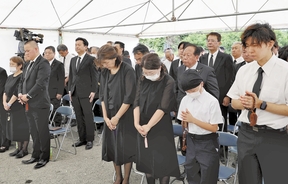 9人犠牲の九州大雨から1年、遺族「哀悼の意は故人にも伝わっていると思う」…慰霊祭で謝辞
