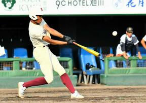 4強入りへ公式戦初本塁打、旭川志峯の4番ウメビンユオ選手の画像